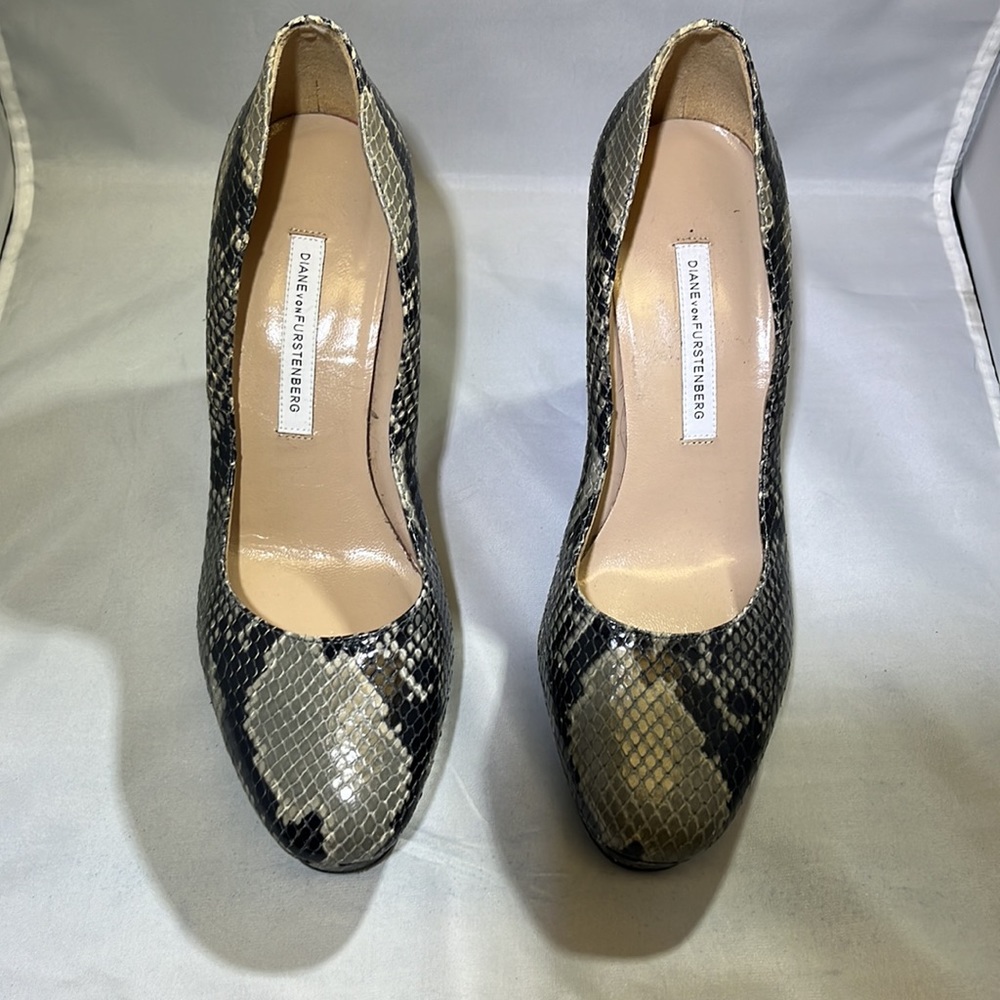 Diane Von Furstenberg Renee Snake Skin Platform Pumps